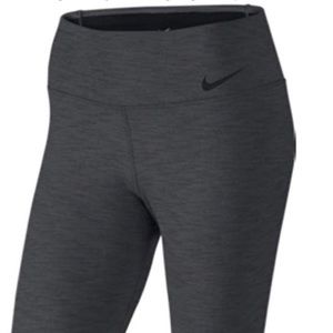 Women's Dri-Fit Legendary Training Tight Capris SM